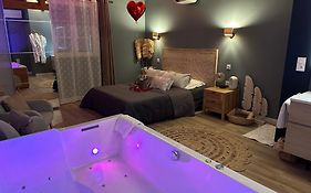 Mas Hinaiti - Suite romantique avec Spa et écran géant de cinéma